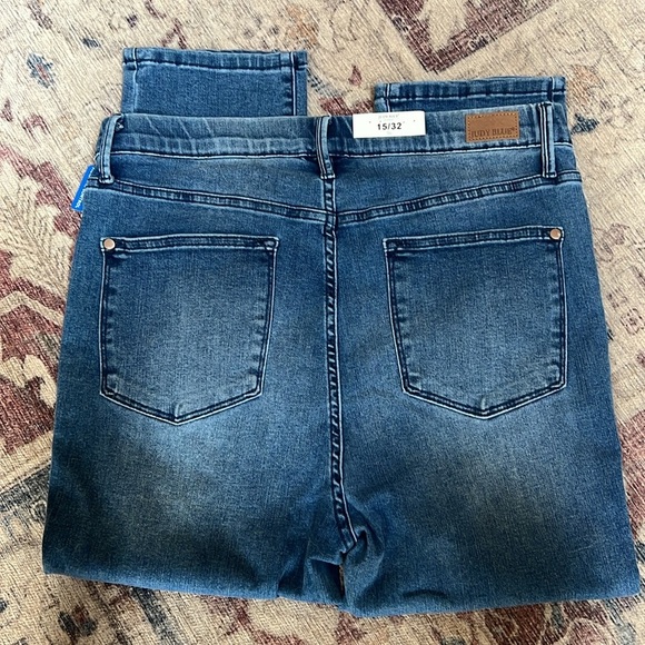 Judy Blue High Waist Cool Denim Pull On Capri - Picture 5 of 5